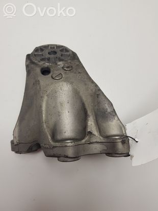 Audi Q7 4L Engine mounting bracket 7L6199307A
