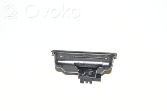 BMW 1 E82 E88 Tailgate trunk handle 7118158