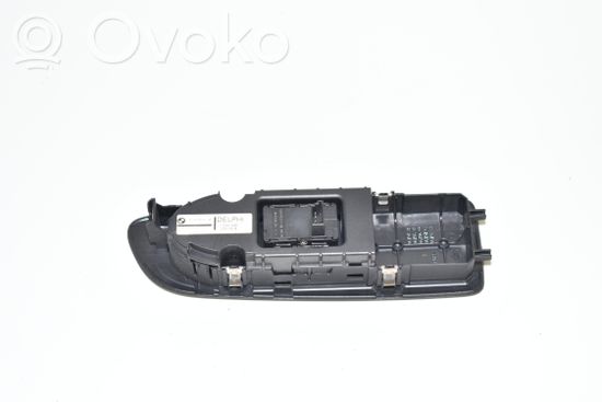 BMW 1 E82 E88 Electric window control switch 9163001