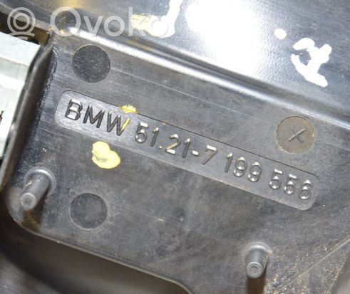 BMW 5 E60 E61 Rear door exterior handle/bracket 7199556