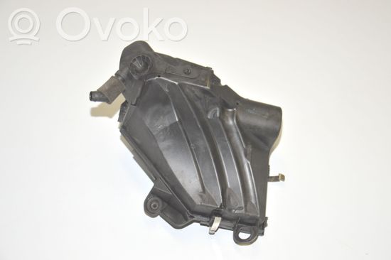 BMW 3 E90 E91 Air filter box 8512599