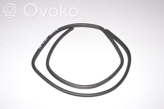 BMW 3 E90 E91 Rear door rubber seal (on body) 7247261