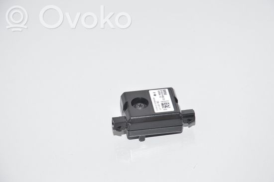 BMW M4 F82 F83 Aerial antenna amplifier 9231466