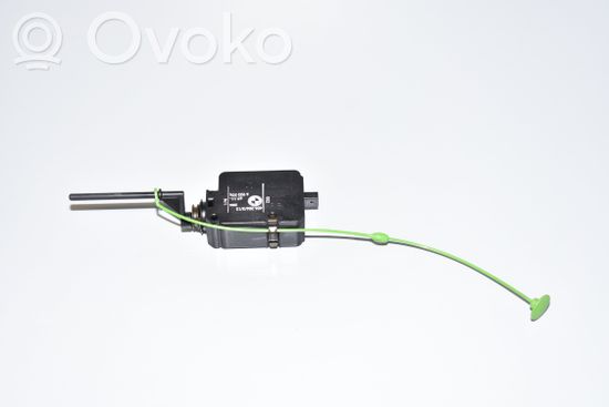 BMW X5 E53 Fuel tank cap lock 6923974
