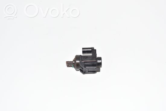 BMW 7 G11 G12 Turbo solenoid valve 8570591
