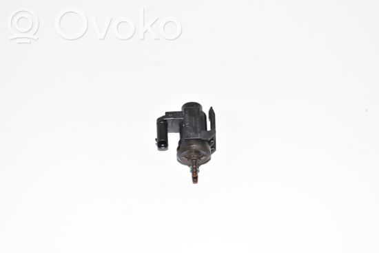 BMW 7 G11 G12 Turbo solenoid valve 8570591