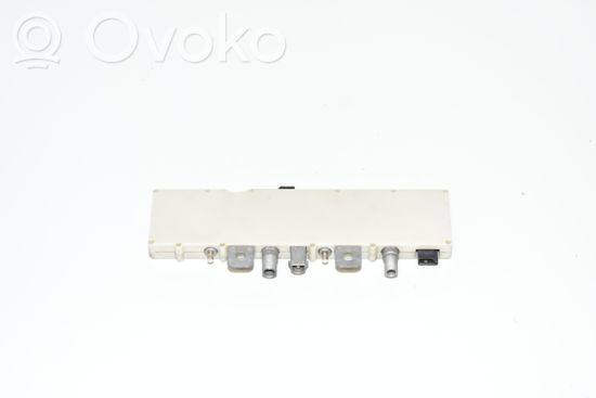 BMW 5 E39 Aerial antenna amplifier 8368883