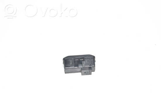 BMW 5 E39 Sunroof switch 8352182
