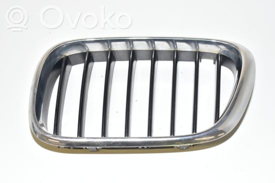 BMW X1 E84 Front bumper upper radiator grill 8247673