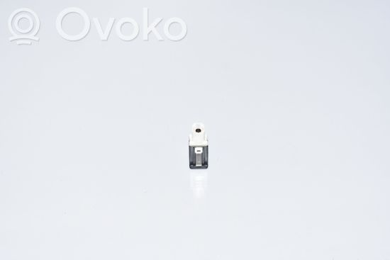 BMW 3 E90 E91 USB socket connector 9237656