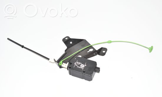 BMW 5 E39 Fuel tank cap lock motor 8352168