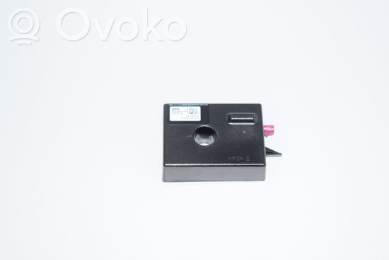 BMW 5 F10 F11 Aerial antenna amplifier 9230911