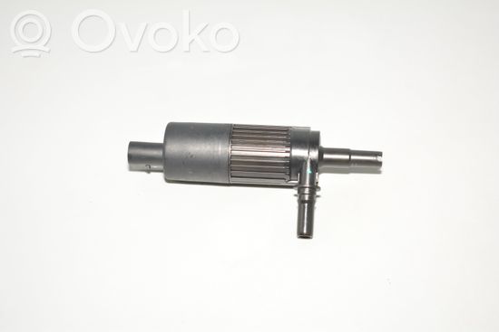 BMW 3 F30 F31 F80 Windscreen/windshield washer pump 7297843