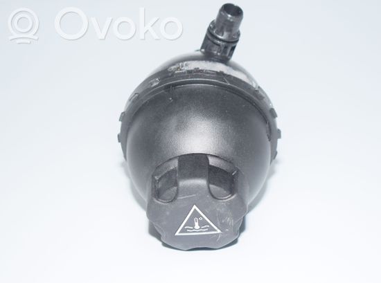 BMW i3 Coolant expansion tank/reservoir 7604431