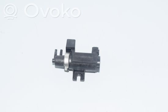 BMW 5 E39 Turbo solenoid valve 2247906