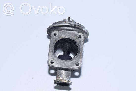BMW 5 E39 EGR valve 7785452