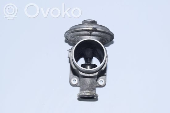 BMW 5 E39 EGR valve 7785452