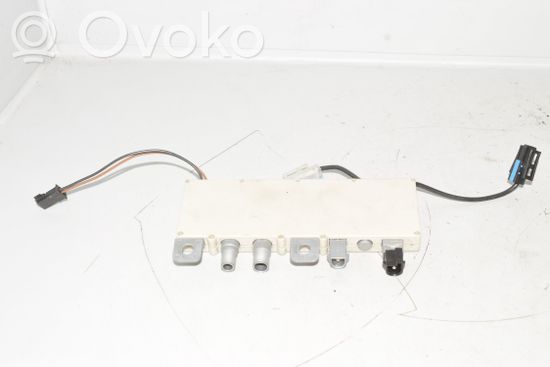 BMW 5 E39 Aerial antenna amplifier 6906082