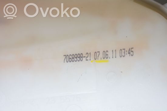 BMW 3 E90 E91 Windshield washer fluid reservoir/tank 7068998