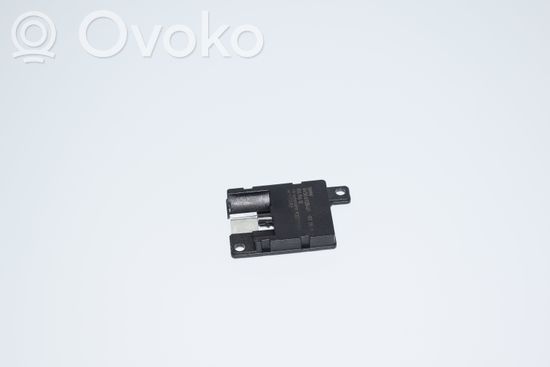 BMW 3 E90 E91 Aerial antenna amplifier 6928461