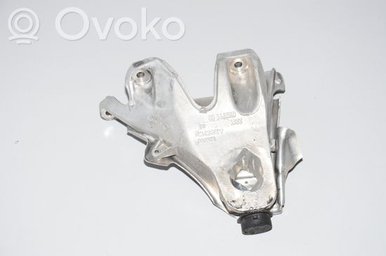 BMW X5 F15 Engine mounting bracket 6864614