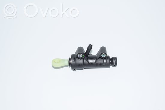 BMW 3 E90 E91 Clutch master cylinder 6773670