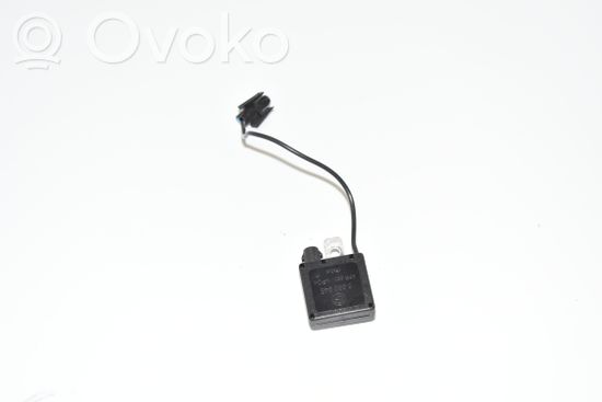 BMW X5 E53 Aerial antenna amplifier 8380945