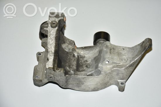 BMW 1 E81 E87 Engine mounting bracket 7802639