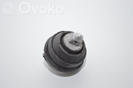 BMW 5 E39 Engine mount bracket