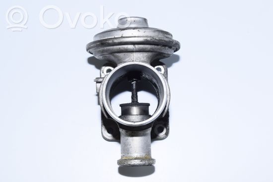 BMW 5 E39 EGR valve 7785452