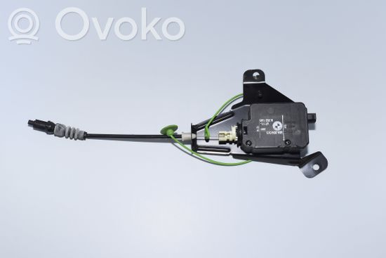 BMW 5 E39 Fuel tank cap lock motor 8352168