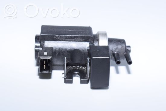 BMW 5 E39 Turbo solenoid valve 2247906