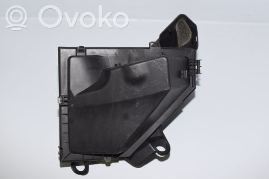 BMW 3 E92 E93 Air filter box 7797460