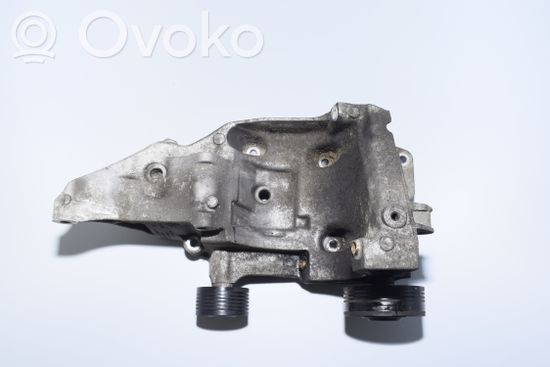 BMW 3 E92 E93 Generator/alternator bracket 7802639