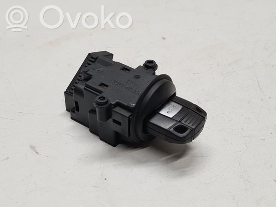 BMW 5 E60 E61 Ignition lock 695472209