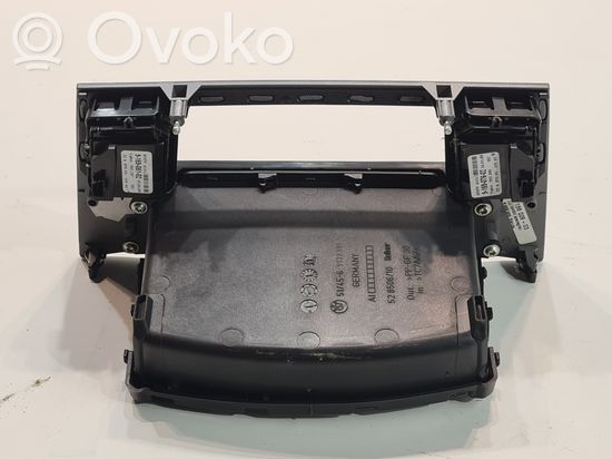 BMW 5 E60 E61 Glove box 9139391 52850610 51456
