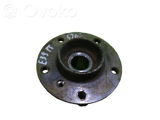 BMW 5 E39 Rear wheel hub