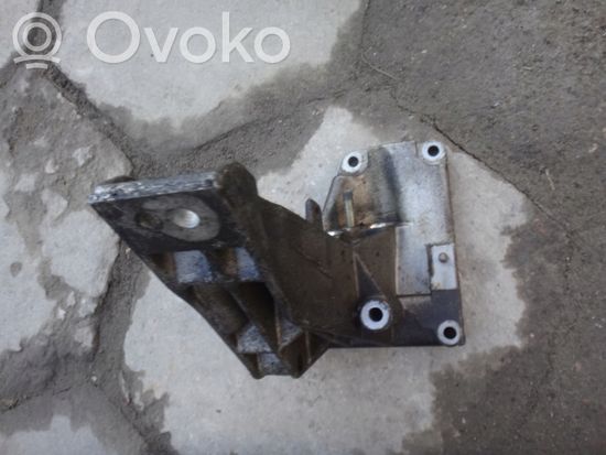 BMW 7 E38 Engine mounting bracket 1745741
