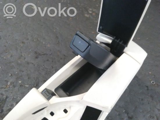 BMW 5 E60 E61 Armrest