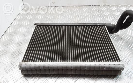 BMW 1 E82 E88 Air conditioning (A/C) radiator (interior)