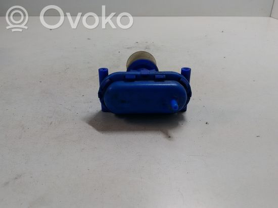 Audi 80 90 S2 B4 Central locking vacuum pump 893862153D