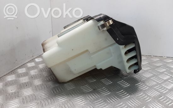 BMW X5 E70 Other engine bay part 7528933