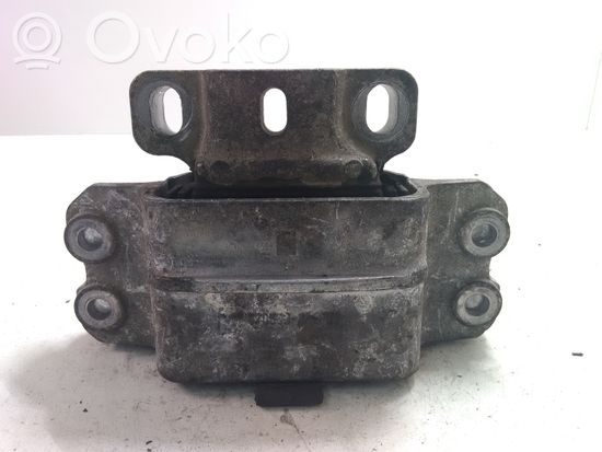 Volkswagen PASSAT B6 Engine mount bracket 3C0199555