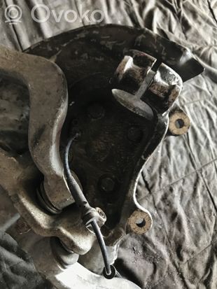 BMW 5 E60 E61 Front wheel hub spindle knuckle 6760182