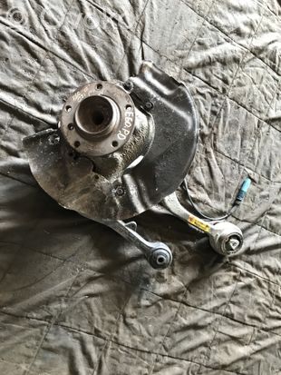BMW 5 E60 E61 Front wheel hub spindle knuckle 6760182