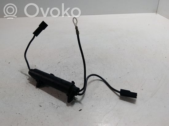 Mercedes-Benz C W202 Aerial antenna amplifier 2028202389