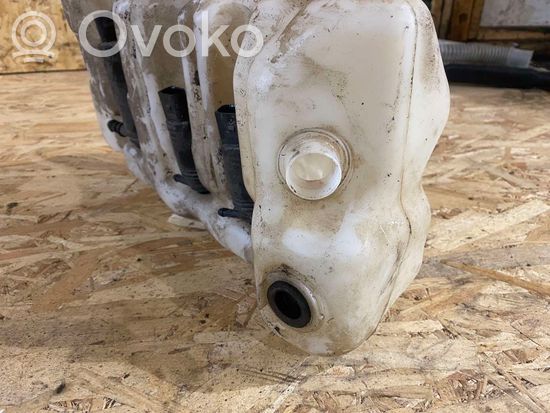 BMW 5 E39 Windshield washer fluid reservoir/tank 8364941A