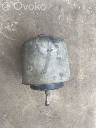 Volkswagen Phaeton Engine mount bracket