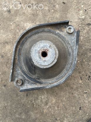 Volkswagen Phaeton Engine mount bracket