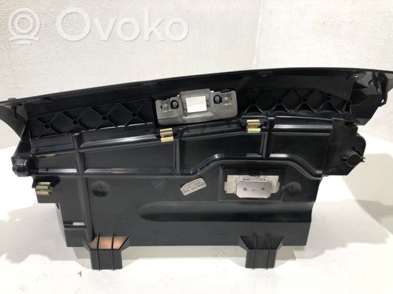 BMW 5 E60 E61 Glove box frame 7034080